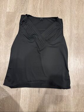 SHEIN Black Sleeveless V-Neck Pleated Trim Top